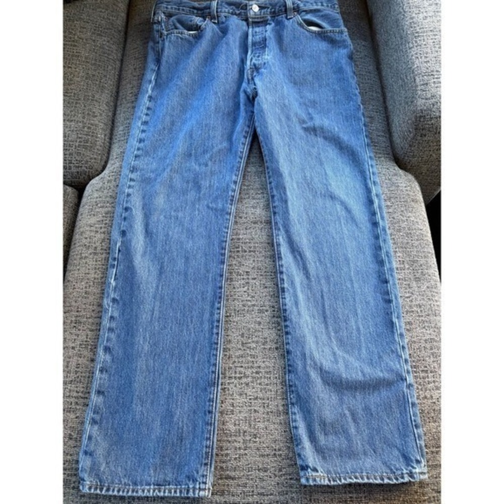 Levis 501 Original Fit Mens Jeans 27 W 32L Med Wash Blue Straight Leg Button Fly